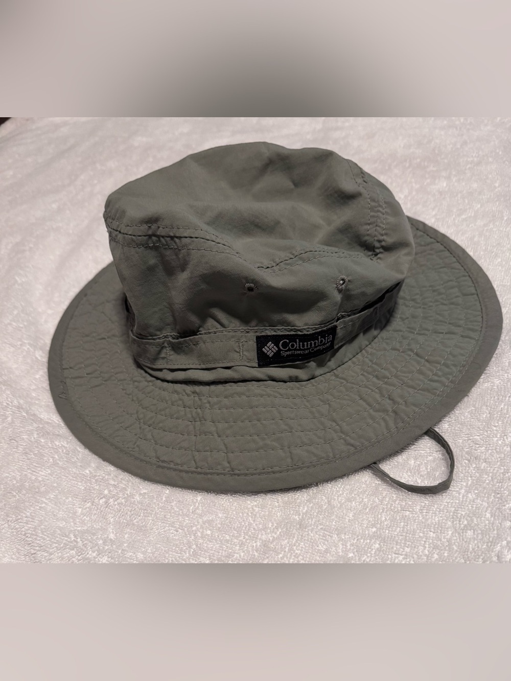 Columbia Olive Bucket Hat with Brim and Vent Eyelets Men